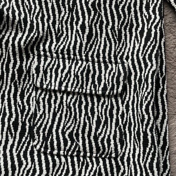 Blazer (black and white) - Picture 3 of 6